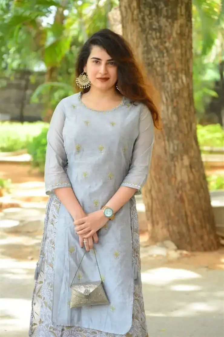 Indian Actress Archana Shastry Long hair In Blue Dress